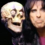 Le texte musical DIRTY DREAMS de ALICE COOPER est également présent dans l'album Hey stoopid (1991)