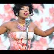 Le texte musical BLESS THE TELEPHONE de KELIS est également présent dans l'album Food (2014)