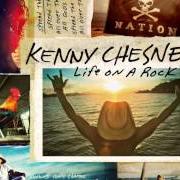 Le texte musical SPREAD THE LOVE de KENNY CHESNEY est également présent dans l'album Life on a rock (2013)