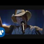 Le texte musical HAPPY DOES de KENNY CHESNEY est également présent dans l'album Here and now (2020)