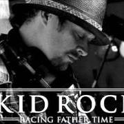 Le texte musical SLOW MY ROLL de KID ROCK est également présent dans l'album Racing father time (2010)