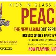 Le texte musical PEACE de KIDS IN GLASS HOUSES est également présent dans l'album Peace (2013)