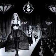 Le texte musical WARUM SO TIEF? de LACRIMOSA est également présent dans l'album Fassade (2001)