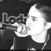 Le texte musical BLAH BLAH de LADY SOVEREIGN est également présent dans l'album Public warning (2006)