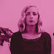 Le texte musical I SING TO THE TALL MAN de LAURA VEIRS est également présent dans l'album My echo (2020)