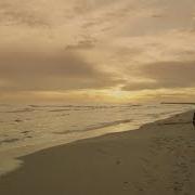 Le texte musical TOMBÉE DU JOUR SUR LA PLAGE DE GRUMARI de LAURENT VOULZY est également présent dans l'album Belem (2017)