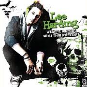 Le texte musical LET'S NOT GO TO WORK de LEE HARDING est également présent dans l'album What's wrong with this picture? (2006)
